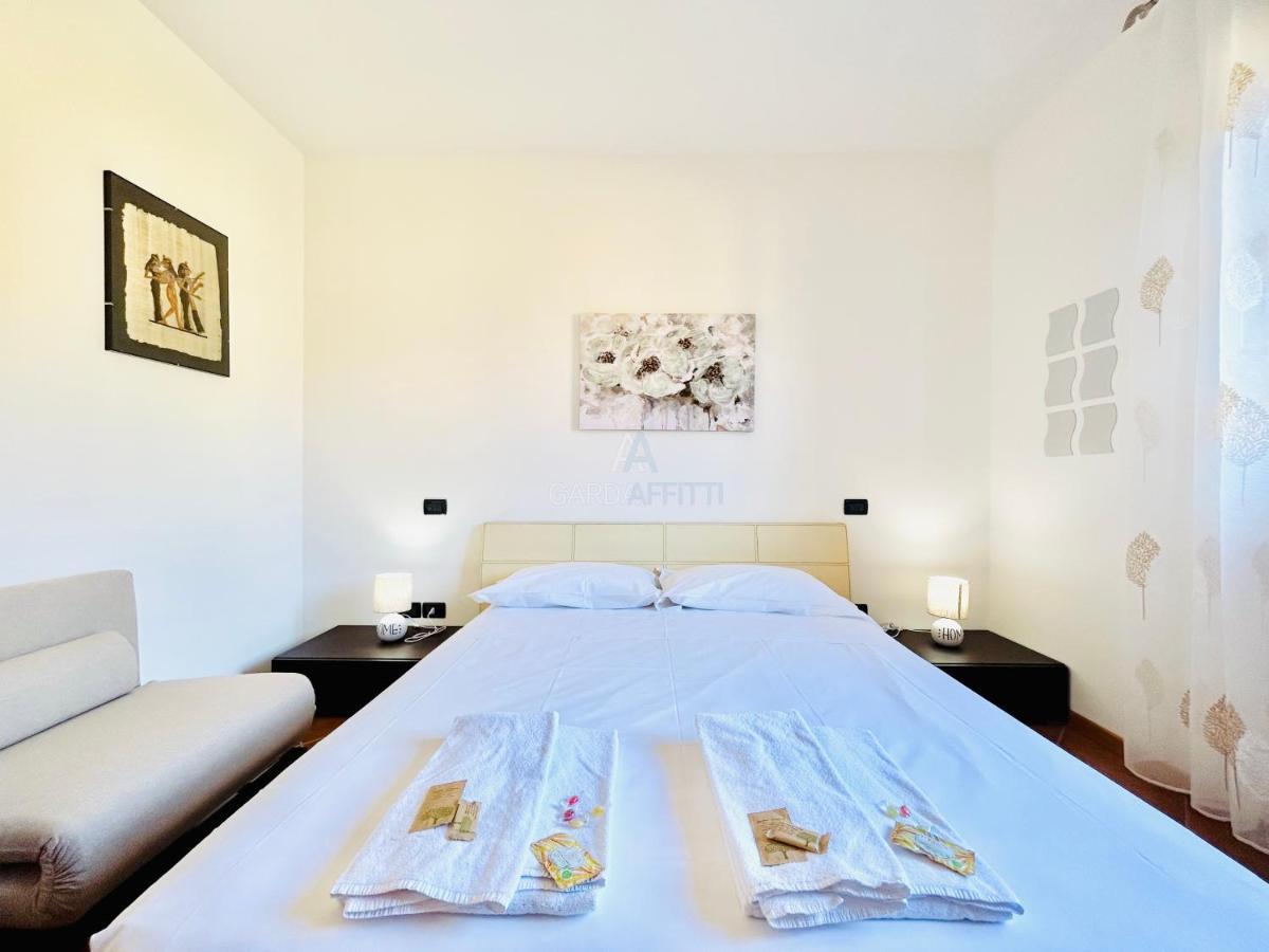סירמיונה Artemide Apartment - A Soli 150M Dal Lago Di Garda מראה חיצוני תמונה