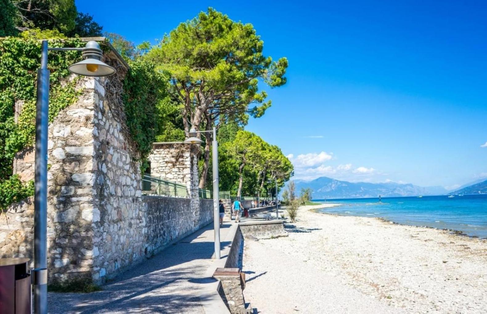 סירמיונה Artemide Apartment - A Soli 150M Dal Lago Di Garda מראה חיצוני תמונה