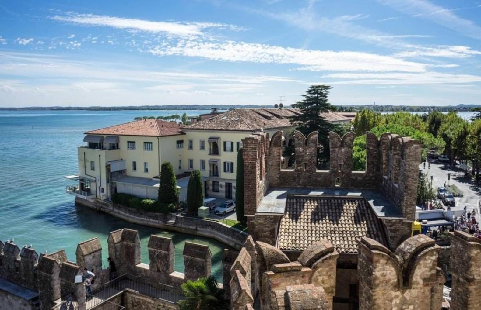 סירמיונה Artemide Apartment - A Soli 150M Dal Lago Di Garda מראה חיצוני תמונה