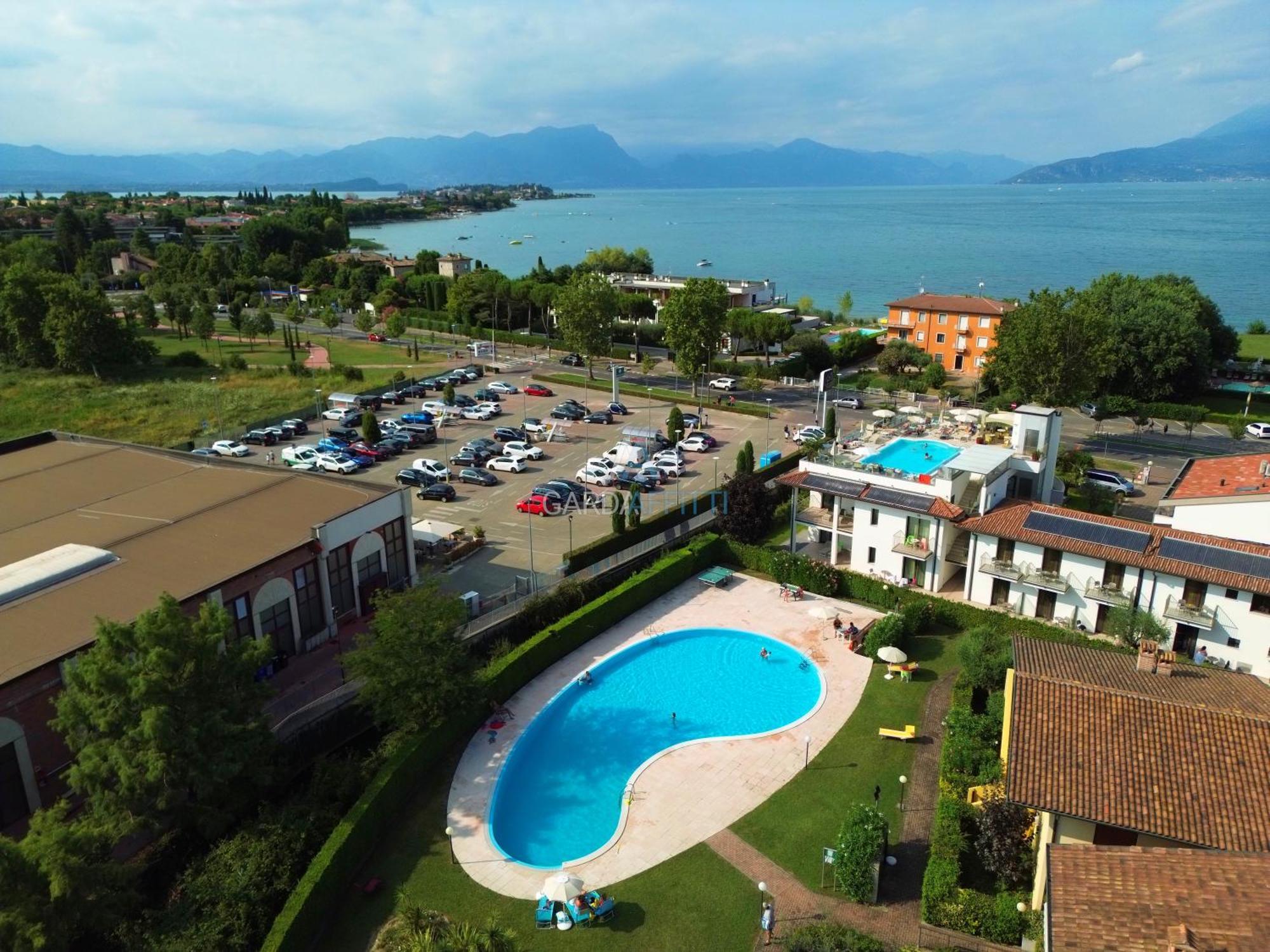 סירמיונה Artemide Apartment - A Soli 150M Dal Lago Di Garda מראה חיצוני תמונה